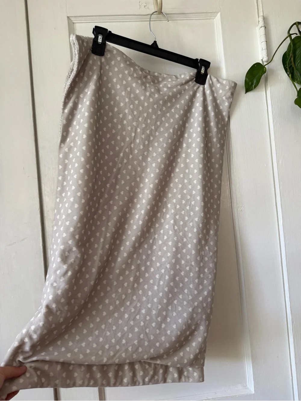 Light gray Heart-Print throw blanket